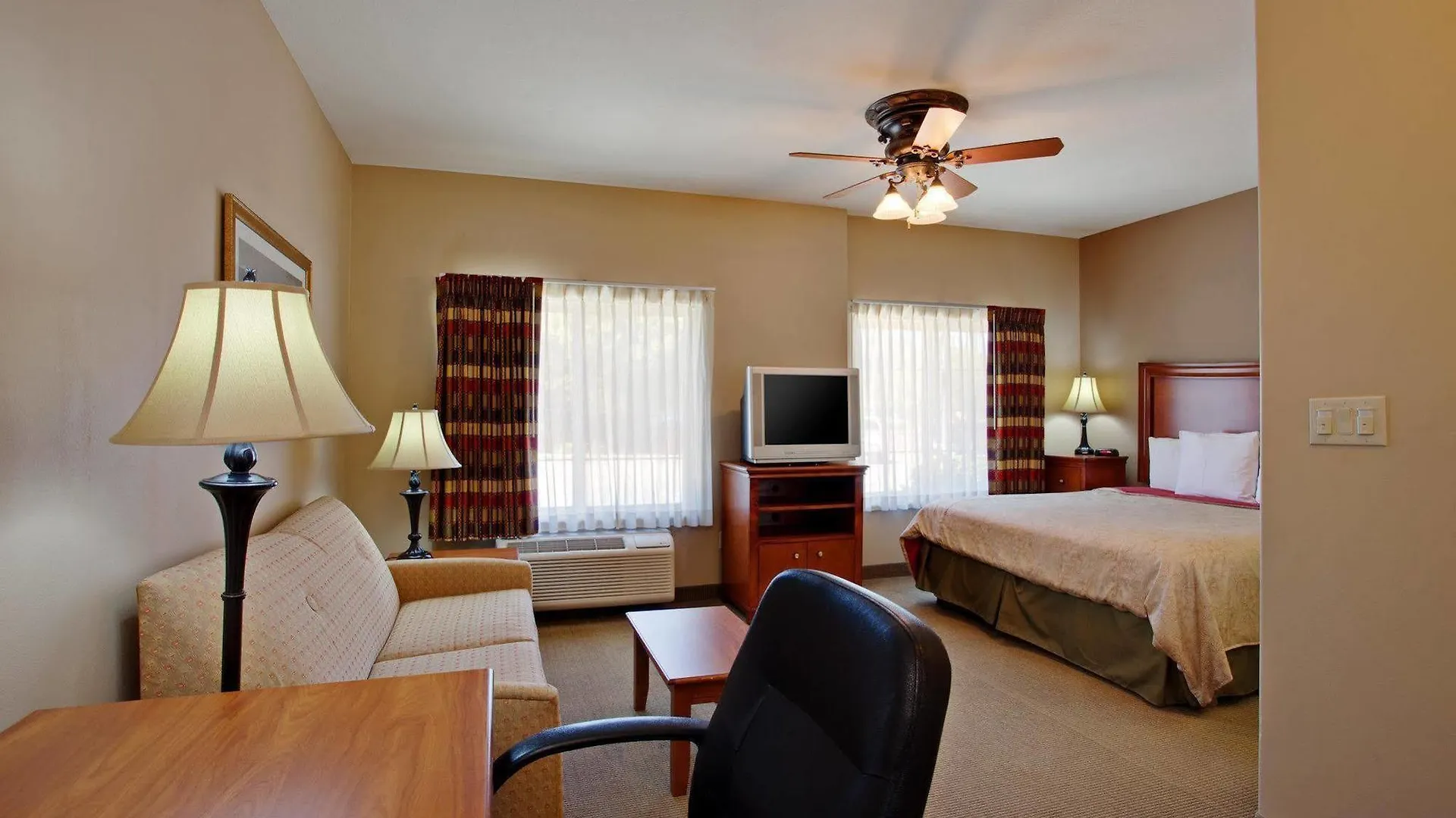 Spark By Hilton Redlands Hotel